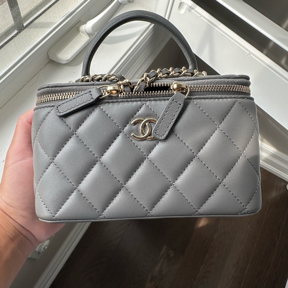 SOLD！100% AUTH Chanel vanity case top handle with chain - Picture 12 of 12